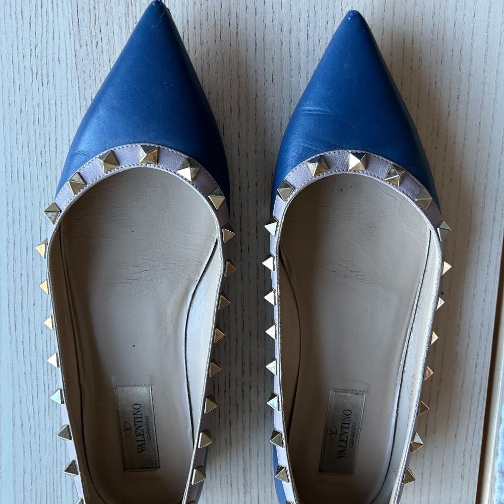 Valentino Rockstud Leather Point-toe Flats